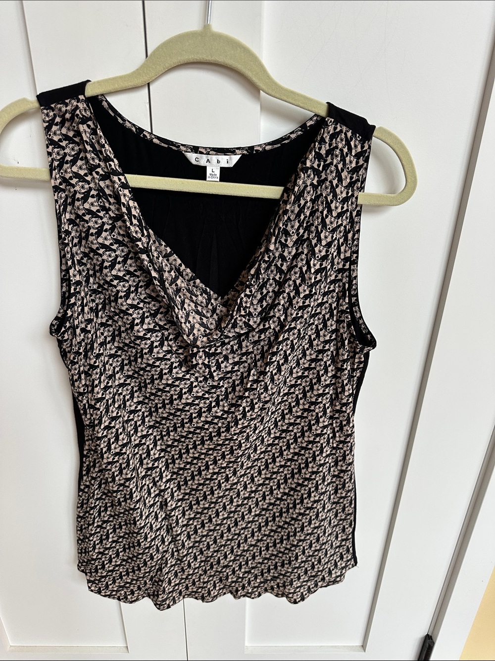 CAbi Black and Cream Printed Cowl V-Neck Camisole Size L